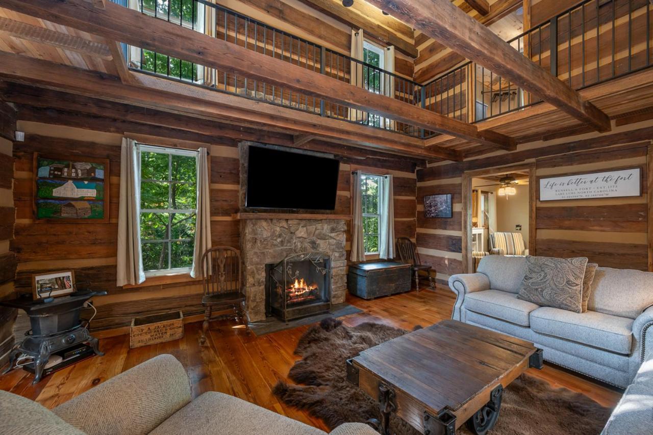 Russell'S Fort At White Oak Point: Historical Cabin On Lake Lure, Luxury, Direct Lake Access! Villa Dış mekan fotoğraf